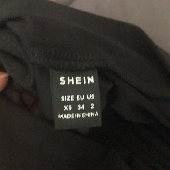Shein women’s halter top - Picture 2 of 2